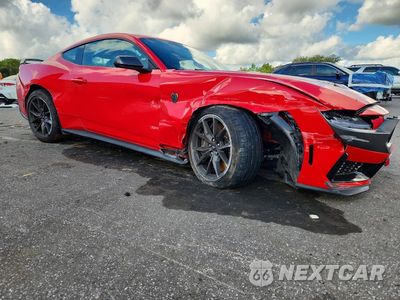 Czwarte zdjęcie samochodu z boku: 2025 FORD MUSTANG DARK HORSE VIN:1FA6P8R03S5502228 - miniatura