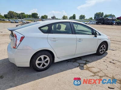 Trzecie zdjęcie samochodu z tyłu: 2015 TOYOTA PRIUS FOUR VIN:JTDKN3DU7F0474061 - miniatura