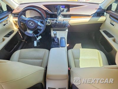 Zdjęcie 8 z 12 samochodu: 2018 LEXUS ES 350 VIN:58ABK1GG6JU116930 - miniatura