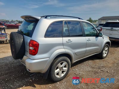 Trzecie zdjęcie samochodu z tyłu: 2004 TOYOTA RAV4 BASE VIN:JTEHD20V346009773 - miniatura
