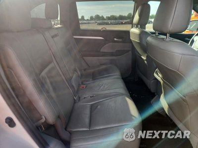 Zdjęcie 11 z 13 samochodu: 2016 TOYOTA HIGHLANDER XLE VIN:5TDJKRFH9GS285434 - miniatura