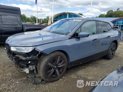 2025 BMW IX XDRIVE50 WB523CF09SCS28553 - główne zdjęcie licytacji z USA - miniatura