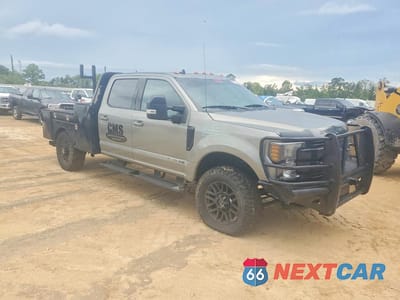 Czwarte zdjęcie samochodu z boku: 2019 FORD F350 SUPER DUTY VIN:1FT8W3BT7KEF56919 - miniatura