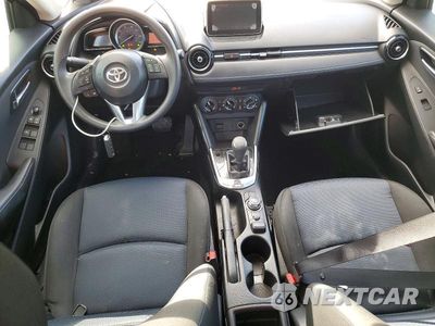 Zdjęcie 8 z 12 samochodu: 2018 TOYOTA YARIS IA BASE VIN:3MYDLBYV5JY301649 - miniatura