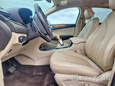Zdjęcie 7 z 13 samochodu: 2019 LINCOLN MKC SELECT VIN:5LMCJ2C9XKUL03629 - miniatura