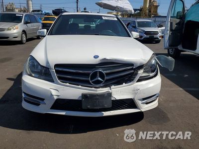Piąte zdjęcie samochodu w środku: 2014 MERCEDES-BENZ C 250 VIN:WDDGF4HB3EA963573 - miniatura