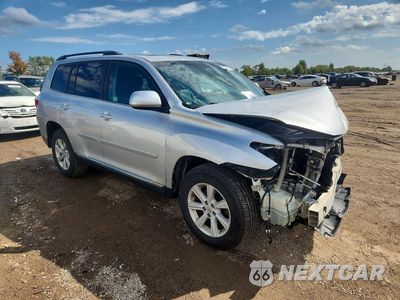 Czwarte zdjęcie samochodu z boku: 2012 TOYOTA HIGHLANDER SE VIN:5TDBK3EH0CS110888 - miniatura