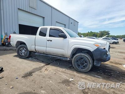 Czwarte zdjęcie samochodu z boku: 2019 TOYOTA TACOMA SR VIN:5TFSX5EN9KX069303 - miniatura