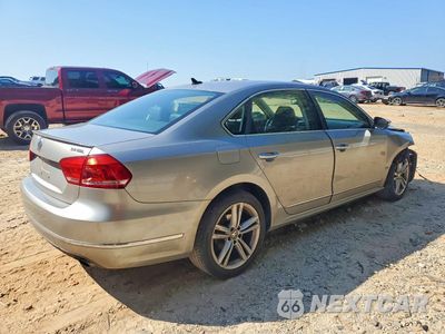 Trzecie zdjęcie samochodu z tyłu: 2012 VOLKSWAGEN PASSAT SEL VIN:1VWCM7A39CC104375 - miniatura