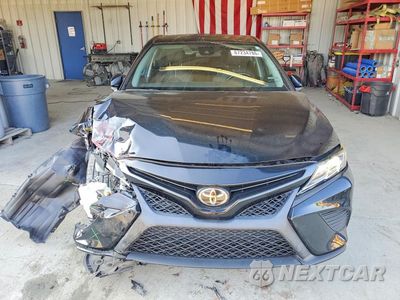 Piąte zdjęcie samochodu w środku: 2020 TOYOTA CAMRY SE VIN:4T1G11AK6LU859992 - miniatura