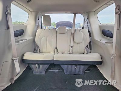 Zdjęcie 10 z 13 samochodu: 2017 CHRYSLER PACIFICA LX VIN:2C4RC1CG7HR501580 - miniatura