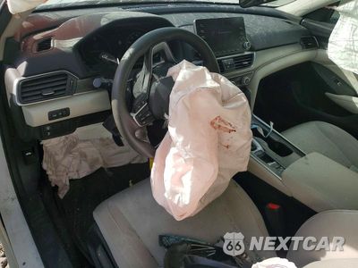 Zdjęcie 8 z 12 samochodu: 2018 HONDA ACCORD LX VIN:1HGCV1F15JA012582 - miniatura