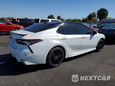 Trzecie zdjęcie samochodu z tyłu: 2021 TOYOTA CAMRY XSE VIN:4T1K61AK9MU470454 - miniatura