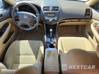 Zdjęcie 8 z 12 samochodu: 2006 HONDA ACCORD LX VIN:3HGCM56486G711704 - miniatura