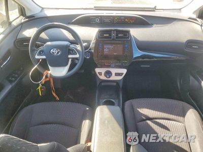 Zdjęcie 8 z 13 samochodu: 2018 TOYOTA PRIUS TWO VIN:JTDKBRFU6J3599231 - miniatura