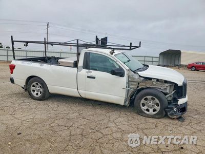 Czwarte zdjęcie samochodu z boku: 2018 NISSAN TITAN S VIN:1N6AA1R77JN500777 - miniatura