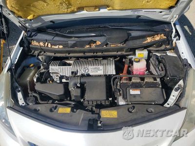 Zdjęcie 11 z 12 samochodu: 2014 TOYOTA PRIUS V TWO VIN:JTDZN3EU7E3304440 - miniatura