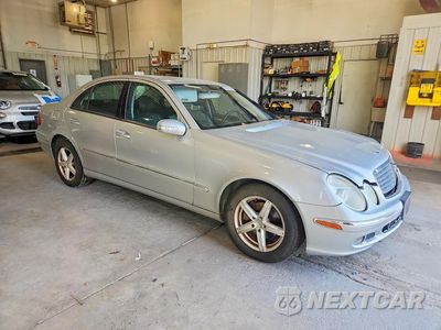 Czwarte zdjęcie samochodu z boku: 2003 MERC E320 VIN:WDBUF65J63A215304 - miniatura