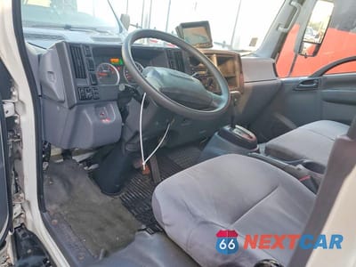 Zdjęcie 8 z 13 samochodu: 2020 ISUZU NRR BOX TRUCK VIN:JALE5W167L7302053 - miniatura