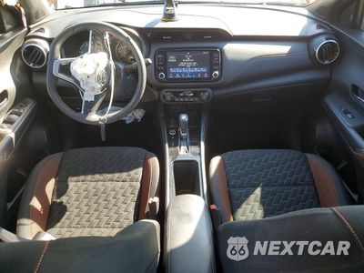 Zdjęcie 8 z 13 samochodu: 2021 NISSAN KICKS SR VIN:3N1CP5DV4ML496976 - miniatura