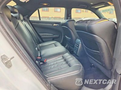 Zdjęcie 10 z 12 samochodu: 2019 CHRYSLER 300 S VIN:2C3CCABG7KH635028 - miniatura
