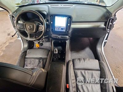 Zdjęcie 8 z 14 samochodu: 2026 VOLVO XC40 PLUS VIN:YV4L12UC0T2785300 - miniatura