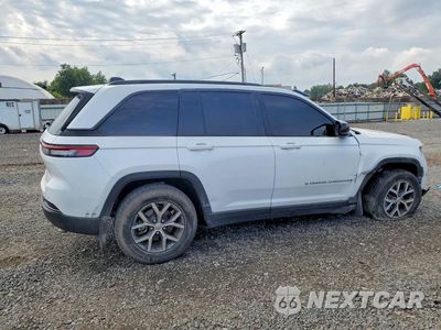 Trzecie zdjęcie samochodu z tyłu: 2025 JEEP GRAND CHEROKEE LIMITED VIN:1C4RJHBG1SC357511 - miniatura
