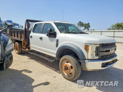 Czwarte zdjęcie samochodu z boku: 2019 FORD F550 SUPER DUTY VIN:1FD0W5HY5KED03735 - miniatura