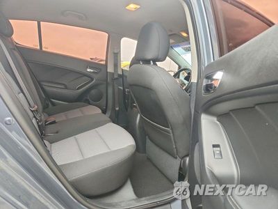 Zdjęcie 10 z 12 samochodu: 2016 KIA FORTE5 LX VIN:KNAFK5A87G5583344 - miniatura