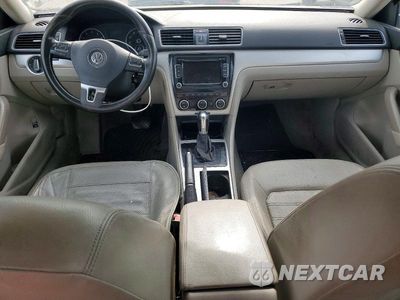 Zdjęcie 8 z 12 samochodu: 2012 VOLKSWAGEN PASSAT SE VIN:1VWBM7A3XCC061080 - miniatura