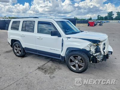 Czwarte zdjęcie samochodu z boku: 2015 JEEP PATRIOT LATITUDE VIN:1C4NJRFB2FD304433 - miniatura