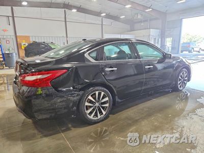 Trzecie zdjęcie samochodu z tyłu: 2018 NISSAN ALTIMA 2.5 SV VIN:1N4AL3AP7JC110901 - miniatura