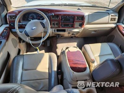 Zdjęcie 8 z 13 samochodu: 2003 FORD EXCURSION EDDIE BAUER VIN:1FMNU44F43EA16401 - miniatura