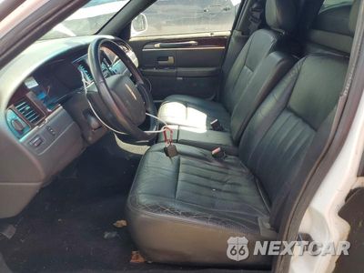 Zdjęcie 7 z 13 samochodu: 2007 LINCOLN TOWN CAR EXECUTIVE VIN:1L1FM88W07Y604372 - miniatura