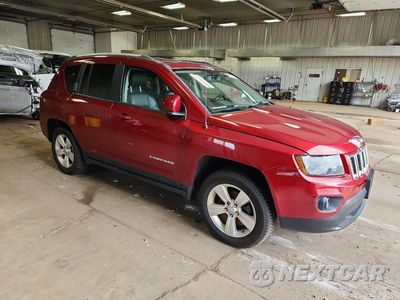 Czwarte zdjęcie samochodu z boku: 2017 JEEP COMPASS LATITUDE VIN:1C4NJDEB1HD121841 - miniatura