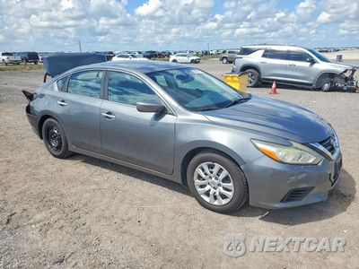 Czwarte zdjęcie samochodu z boku: 2016 NISSAN ALTIMA 2.5 S VIN:1N4AL3AP9GN346477 - miniatura