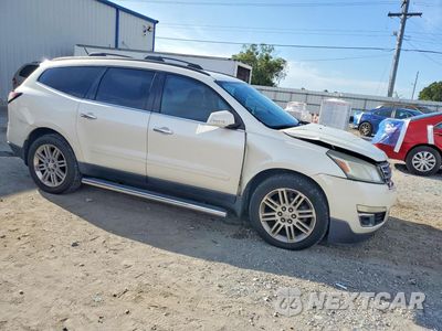 Czwarte zdjęcie samochodu z boku: 2014 CHEVROLET TRAVERSE LT VIN:1GNKVGKD9EJ354305 - miniatura