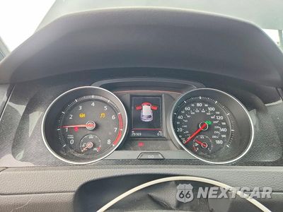 Zdjęcie 9 z 12 samochodu: 2017 VOLKSWAGEN GTI S VIN:3VW4T7AU1HM074486 - miniatura