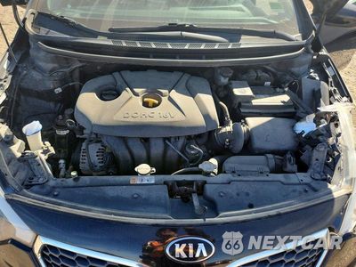 Zdjęcie 11 z 12 samochodu: 2016 KIA FORTE LX VIN:KNAFK4A63G5613447 - miniatura