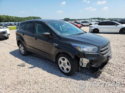 Czwarte zdjęcie samochodu z boku: 2018 FORD ESCAPE S VIN:1FMCU0F76JUD08365 - miniatura