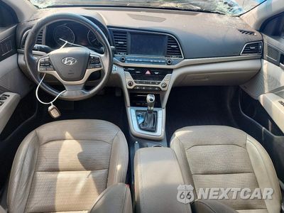 Zdjęcie 8 z 13 samochodu: 2017 HYUNDAI ELANTRA LIMITED VIN:5NPD84LF3HH003801 - miniatura