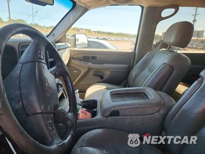Zdjęcie 7 z 12 samochodu: 2004 CHEVROLET SILVERADO K3500 VIN:1GCHK332X4F206988 - miniatura