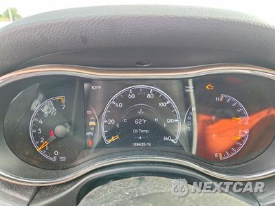 Zdjęcie 9 z 13 samochodu: 2015 JEEP GRAND CHEROKEE LIMITED VIN:1C4RJFBG5FC233686 - miniatura