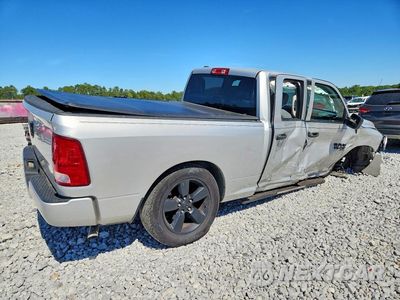Trzecie zdjęcie samochodu z tyłu: 2019 RAM 1500 CLASSIC TRADESMAN VIN:1C6RR6FG4KS516008 - miniatura