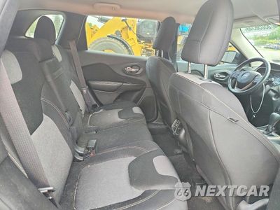 Zdjęcie 11 z 13 samochodu: 2014 JEEP CHEROKEE LATITUDE VIN:1C4PJMCS7EW147582 - miniatura