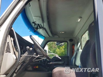Zdjęcie 7 z 13 samochodu: 2017 KENWORTH T680 SEMI TRUCK VIN:1XKYA48XXHJ160339 - miniatura