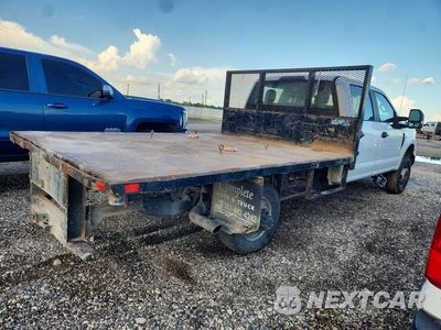 Trzecie zdjęcie samochodu z tyłu: 2019 FORD F350 SUPER DUTY VIN:1FD8W3H68KEE93424 - miniatura