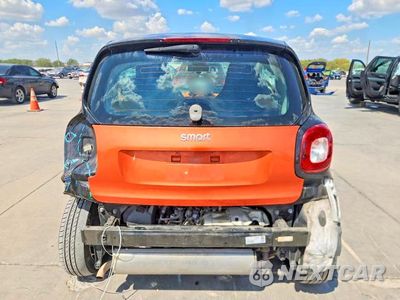 Zdjęcie 6 z 13 samochodu: 2016 SMART FORTWO VIN:WMEFJ5DA3GK078778 - miniatura