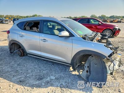 Czwarte zdjęcie samochodu z boku: 2016 HYUNDAI TUCSON SE VIN:KM8J3CA48GU145879 - miniatura