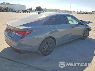 Trzecie zdjęcie samochodu z tyłu: 2022 HYUNDAI ELANTRA SEL VIN:KMHLM4AG7NU283447 - miniatura